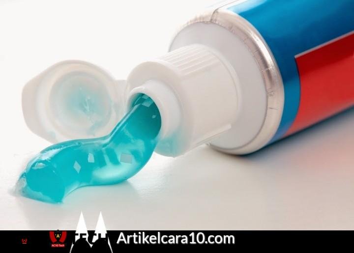 Cara Membersihkan Lensa Kamera HP yang Buram Menggunakan Pasta Gigi